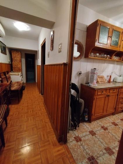 Apartament cu 3 camere semidecomandat în Central