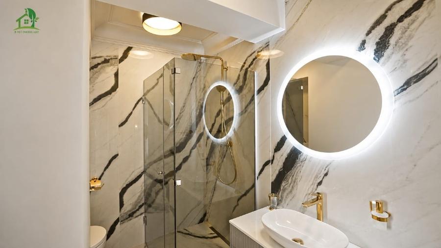 Apartament cu 5 camere decomandat, mobilat în Central