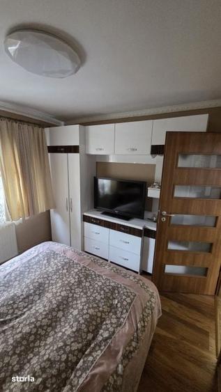 Apartament cu 3 camere decomandat în Micro 16