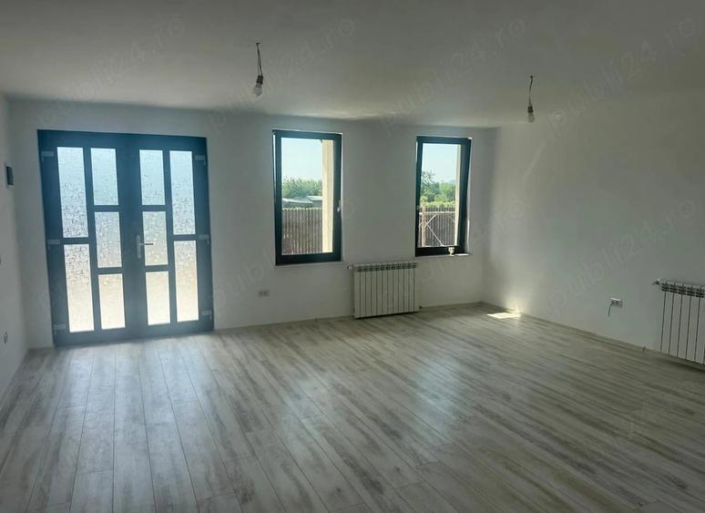Casă cu Teren 865 Mp în Central