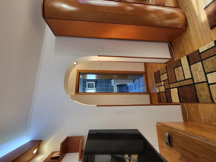 Apartament cu 3 camere semidecomandat în Ghencea