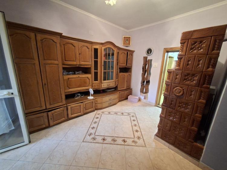 Apartament cu 2 camere decomandat în Vidra
