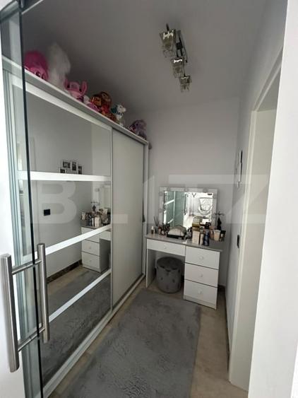 Apartament cu 4 camere decomandat, mobilat în Sud