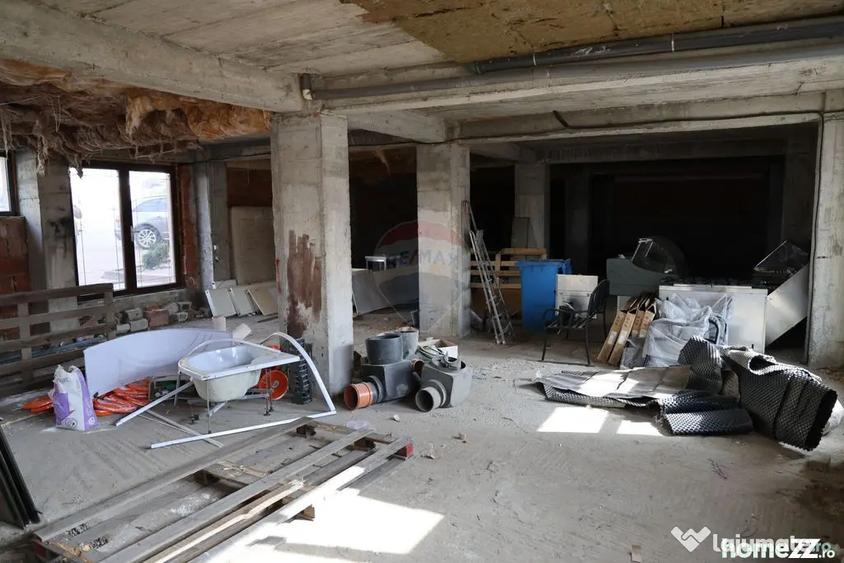 Spațiu comercial, de 317 mp, în Ipotești