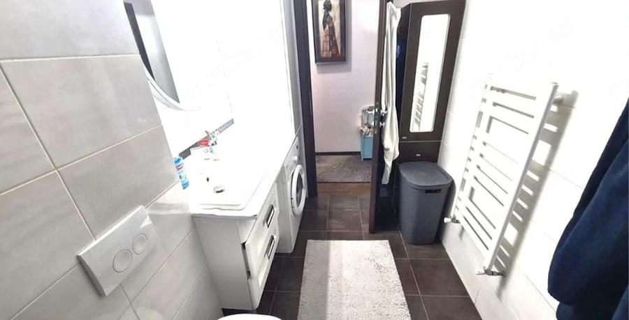 Apartament cu 2 camere decomandat în Trocadero