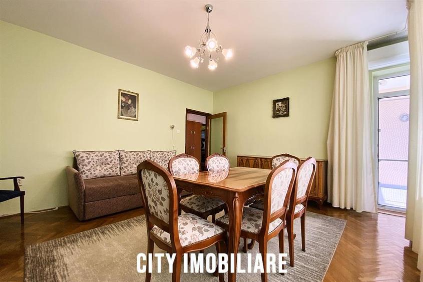 Apartament cu 3 camere decomandat, mobilat în Central