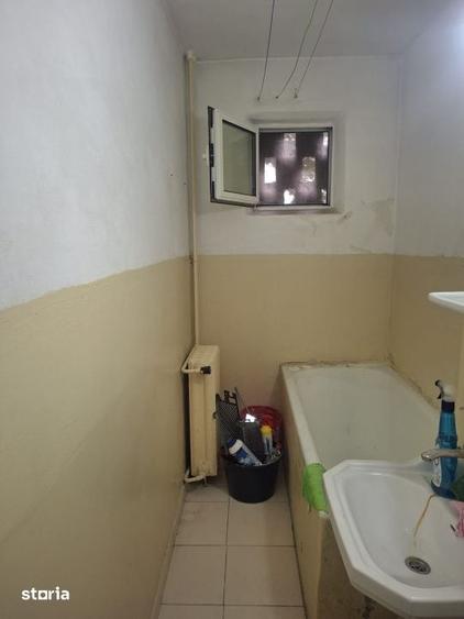 Apartament cu 2 camere nedecomandat în Traian
