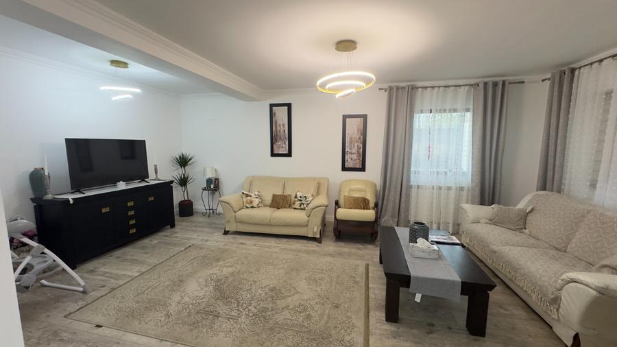 Casă cu 4 camere cu Teren 350 Mp în Lumina