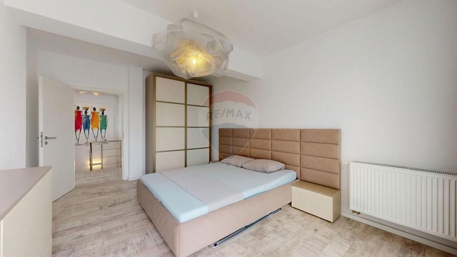 Apartament cu 4 camere decomandat, mobilat în Tractorul
