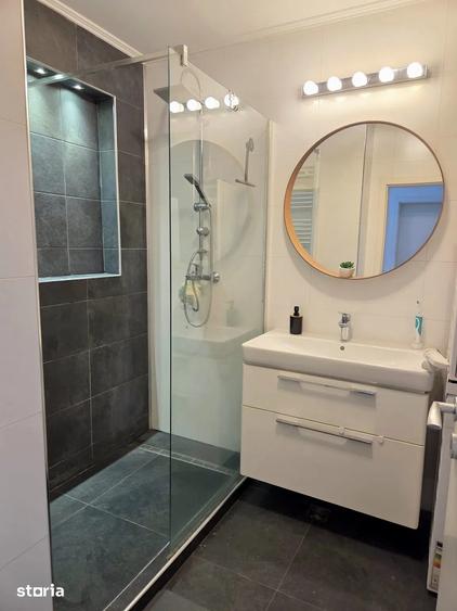 Apartament cu 3 camere semidecomandat, mobilat în Florești