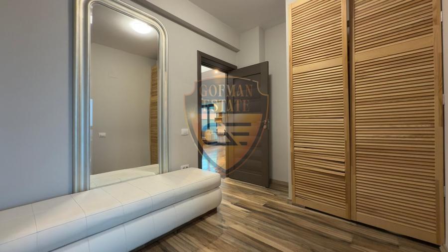 Penthouse cu 3 camere decomandat, mobilat în Nord