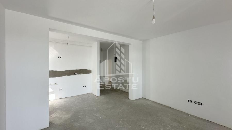 Apartament cu 4 camere decomandat în Dumbrăvița