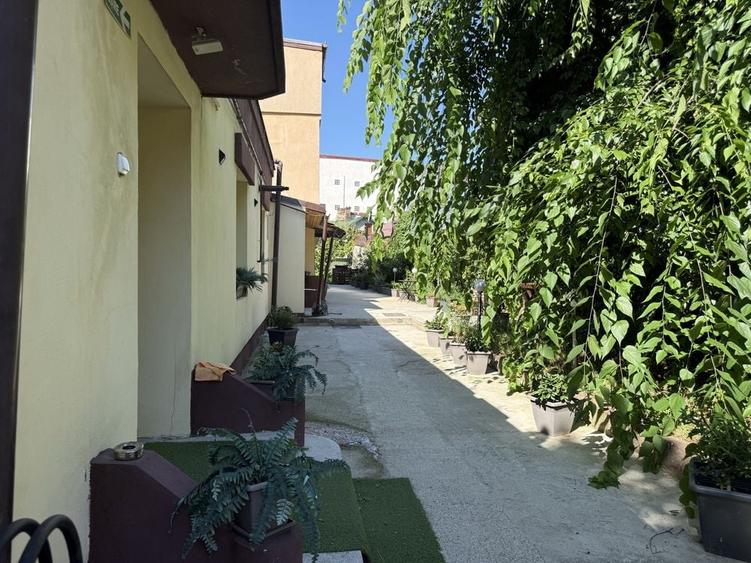 Casă cu 4 camere decomandat cu Teren 400 Mp în Calea Plevnei