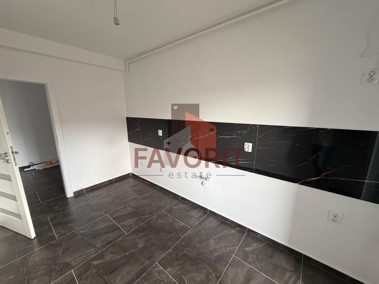 Disponibil imediat. Decomandat. Spatios - 2