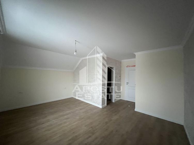 Duplex cu 5 camere cu Canalizare în Giarmata