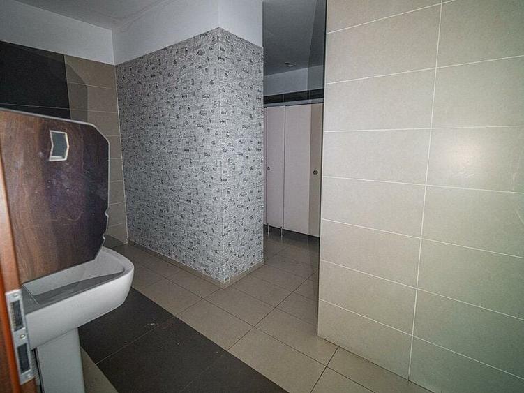 Spațiu comercial, de 600 mp, în P-ta Presei Libere