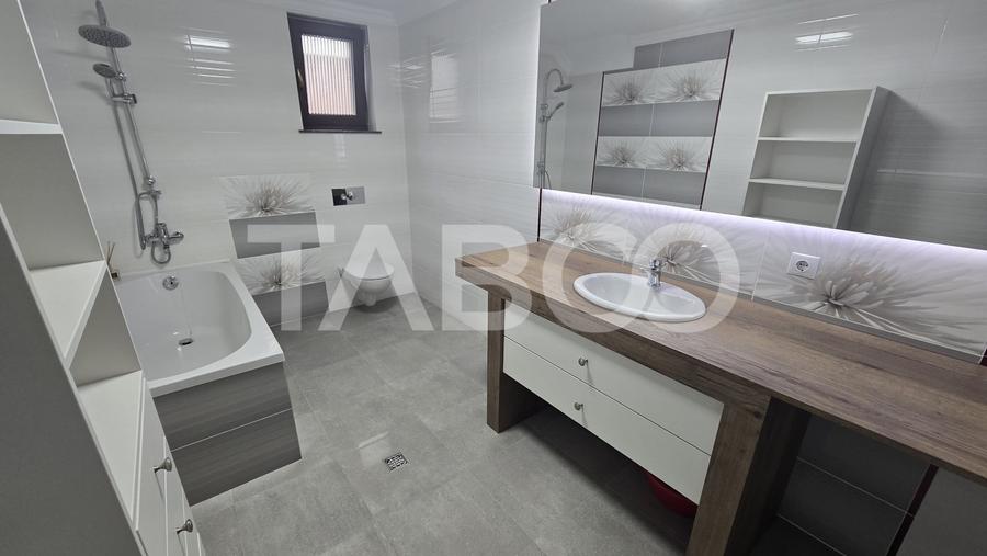 Casă individuală cu 10 camere cu Canalizare în Lupeni