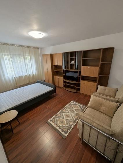 Garsonieră decomandată în Nicolina