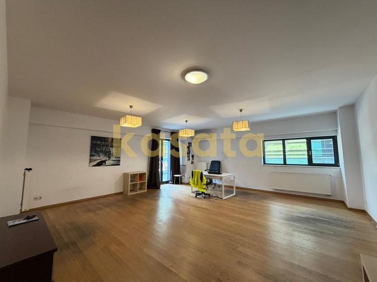 Apartament cu 3 camere semidecomandat în Barbu Văcărescu