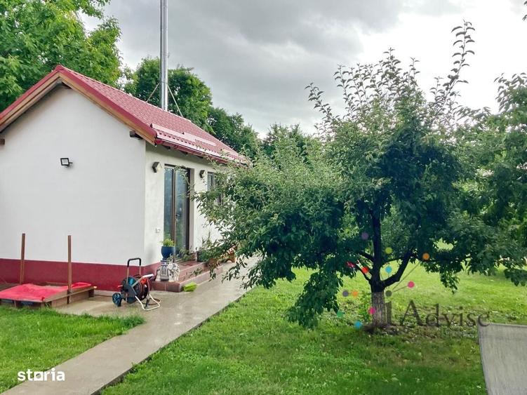 Casă cu 4 camere în Cristian