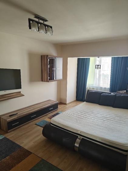 Apartament cu 3 camere decomandat în Torontalului