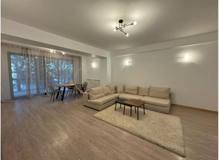Apartament cu 3 camere decomandat, mobilat în Iancu Nicolae