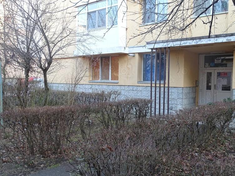 Apartament cu 2 camere nedecomandat în Grivița