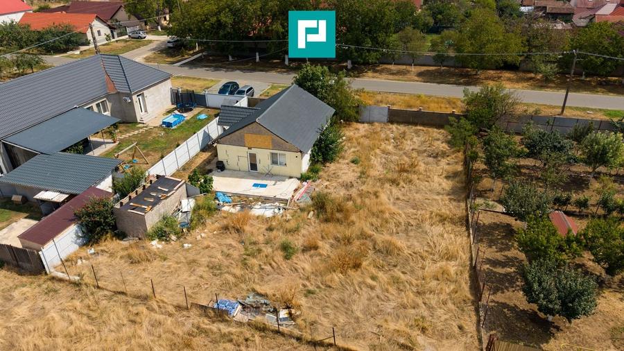 Casă individuală cu 3 camere cu Canalizare în Exterior Sud