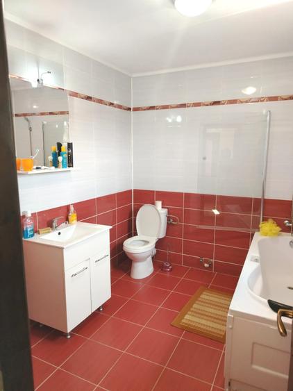 Casă cu 3 camere cu Canalizare în Nord