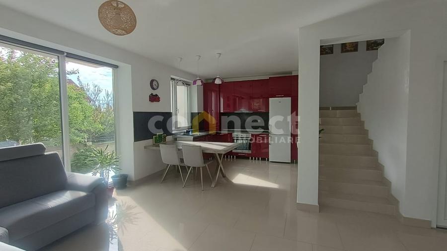 Duplex cu 4 camere cu Canalizare în Europa