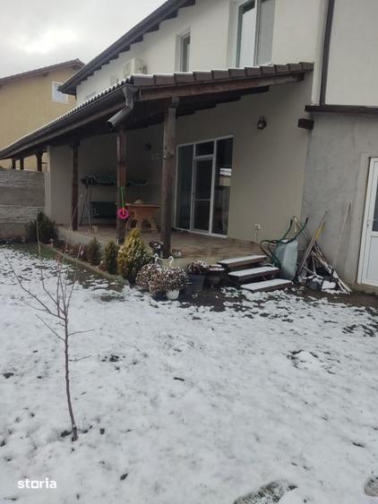 Casă cu 3 camere cu Teren 345 Mp în Dumbrăvița