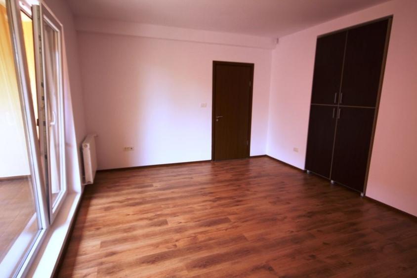 Casă cu 4 camere cu Canalizare în Elisabetin