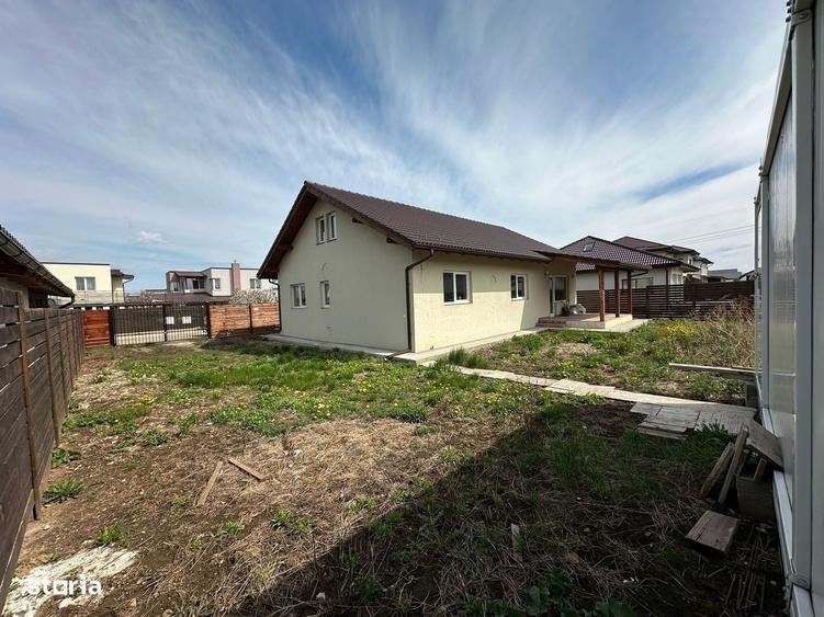 Casă cu 4 camere în Hărmanului