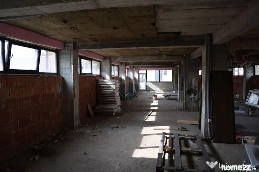 Spațiu comercial, de 317 mp, în Ipotești