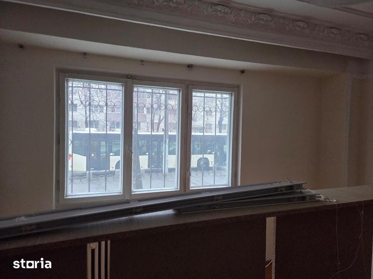 Apartament cu 3 camere semidecomandat în Cotroceni