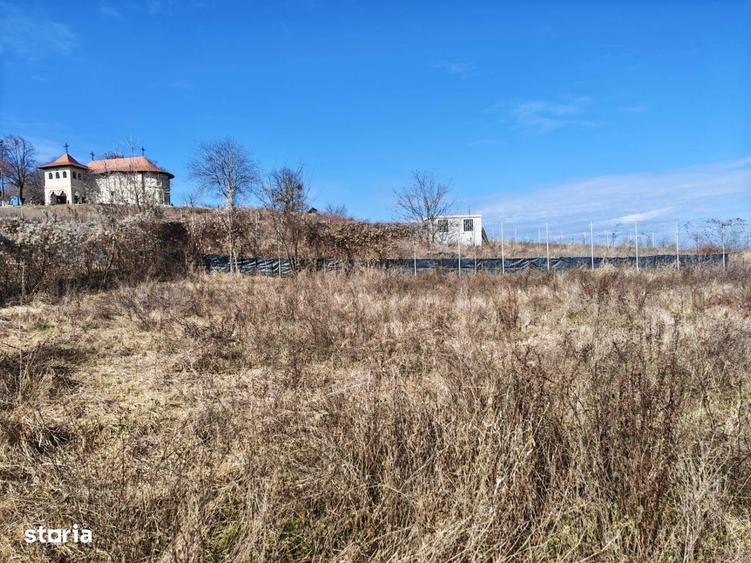 Teren de 1494 mp, în Hemeiuș