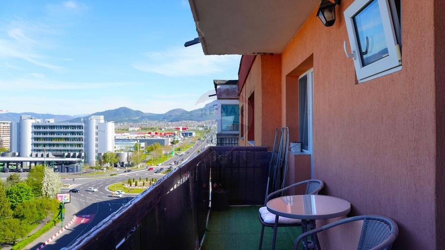 Apartament cu 3 camere decomandat în Calea București