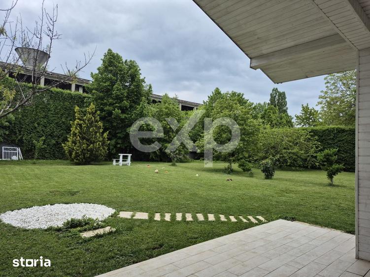 Casă cu 10 camere cu Teren 1329 Mp în Micro 6