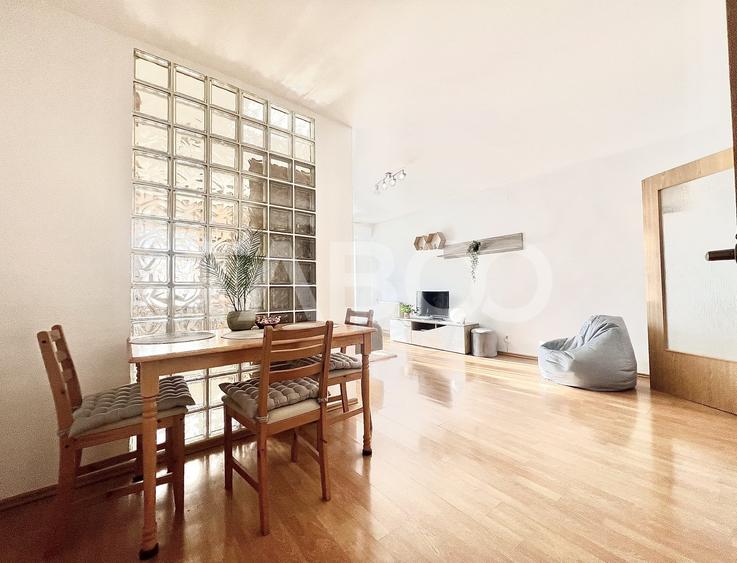 Apartament cu 3 camere semidecomandat, mobilat în Gheorgheni