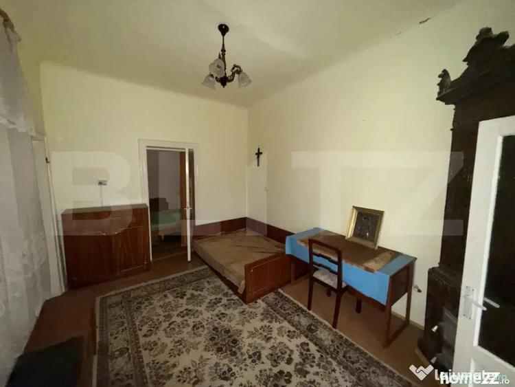 Casă cu 11 camere cu Teren 720 Mp în Ultracentral