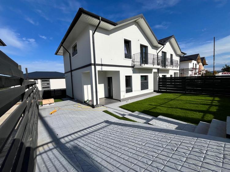 Duplex cu 4 camere cu Canalizare în Horpaz