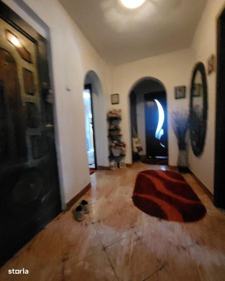 Apartament cu 3 camere decomandat în Republicii