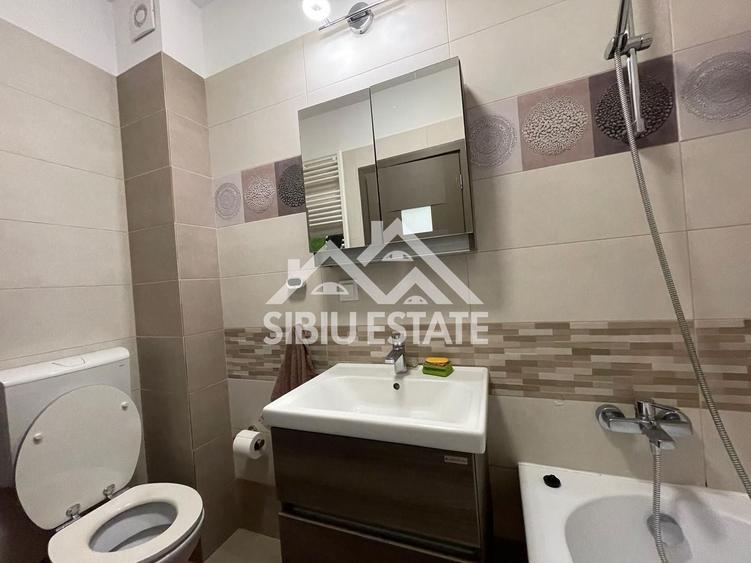 Apartament cu 3 camere decomandat, mobilat în Lazaret