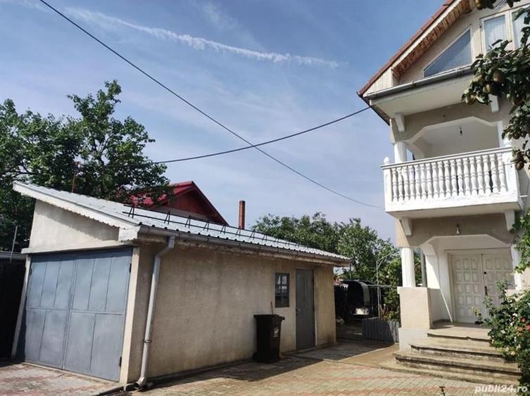 Casă individuală cu 7 camere cu Teren 450 Mp în Brestei