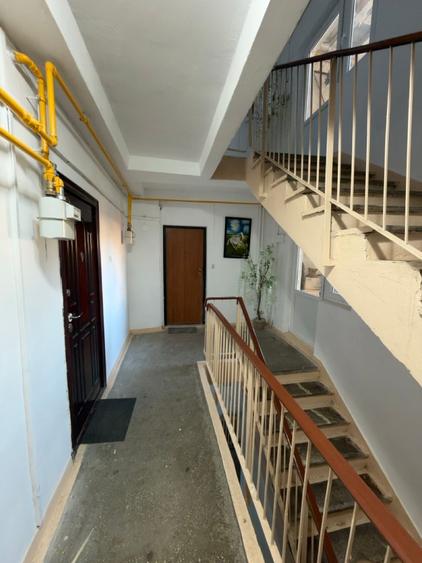 Apartament cu 3 camere decomandat în Steaua