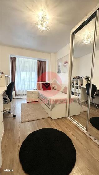 Apartament cu 3 camere decomandat în Km 4