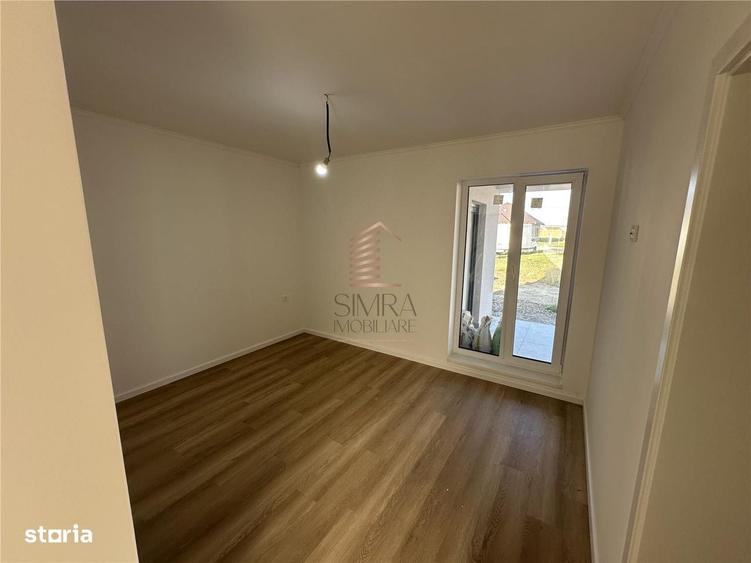 Casă cu 4 camere în Sântandrei