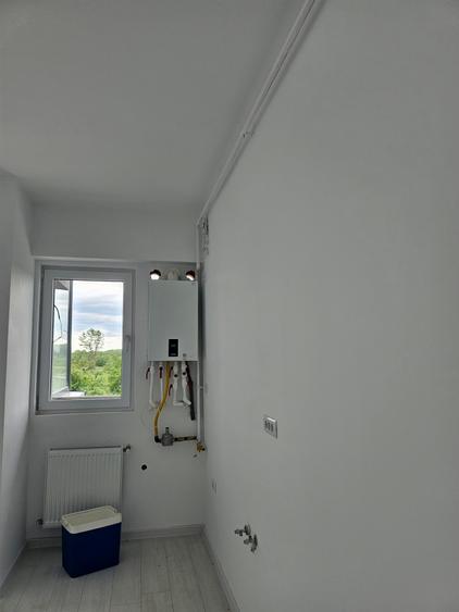 Apartament cu 3 camere semidecomandat în Exterior Est