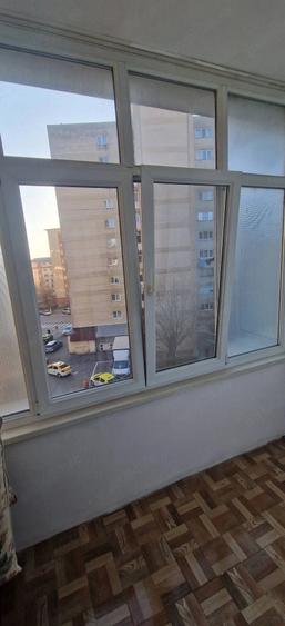 Apartament cu 2 camere semidecomandat în Ostroveni