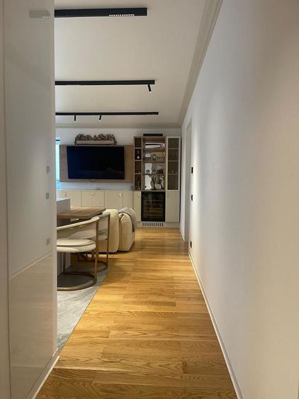 Apartament cu 3 camere semidecomandat, mobilat în Floreasca